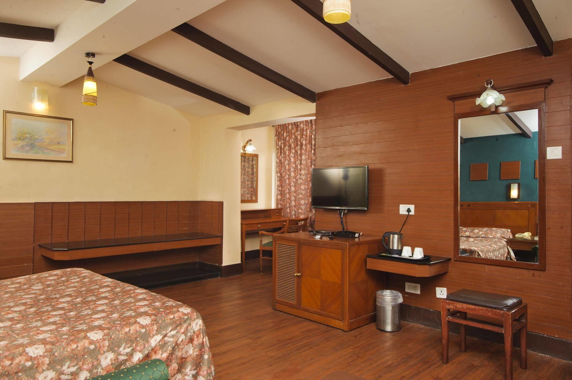 Hotel Jai Кодайканал Экстерьер фото